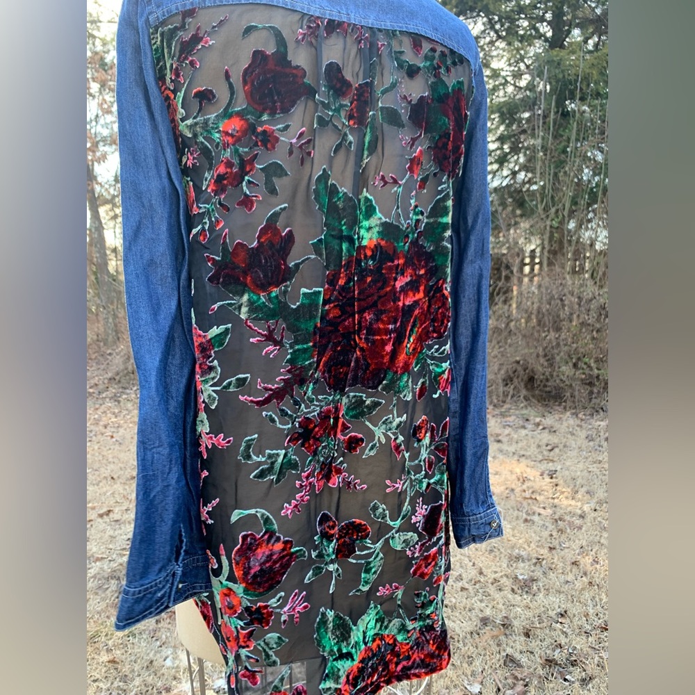 Floral Roses Burnout Velvet Denim Button-Up Shirt - Picture 10 of 14